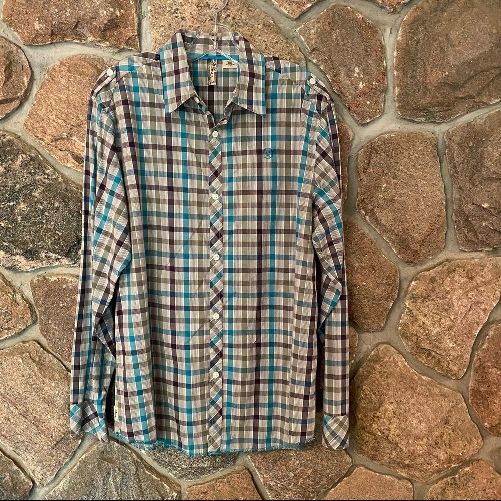 Men’s cotton button down shirt.